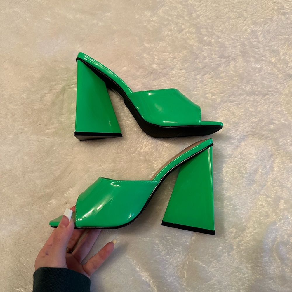Lime green chunky block heels - Picture 5 of 15